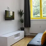 Lägenhet Lyly - Modern With Free Parking *