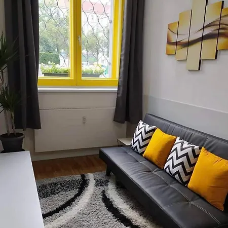 Apartmán Lyly - Parkování Zdarma - U Centra Praha