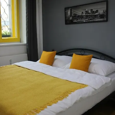 Apartmán Lyly - Parkování Zdarma - U Centra Praha