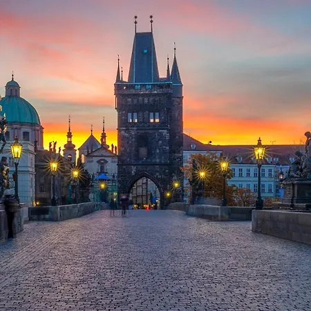 Apartamento Lyly - Parkování Zdarma - U Centra Praga